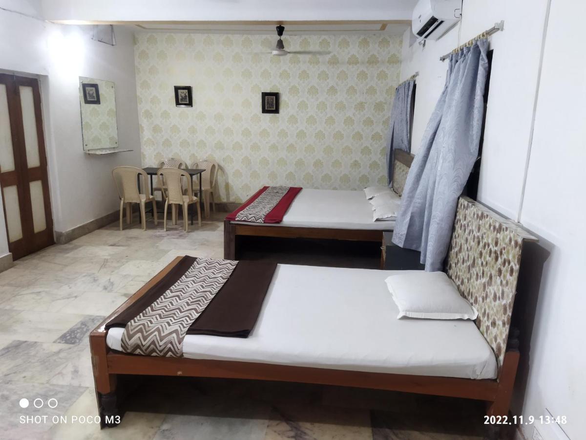 Hotel Well Inn Пури Екстериор снимка