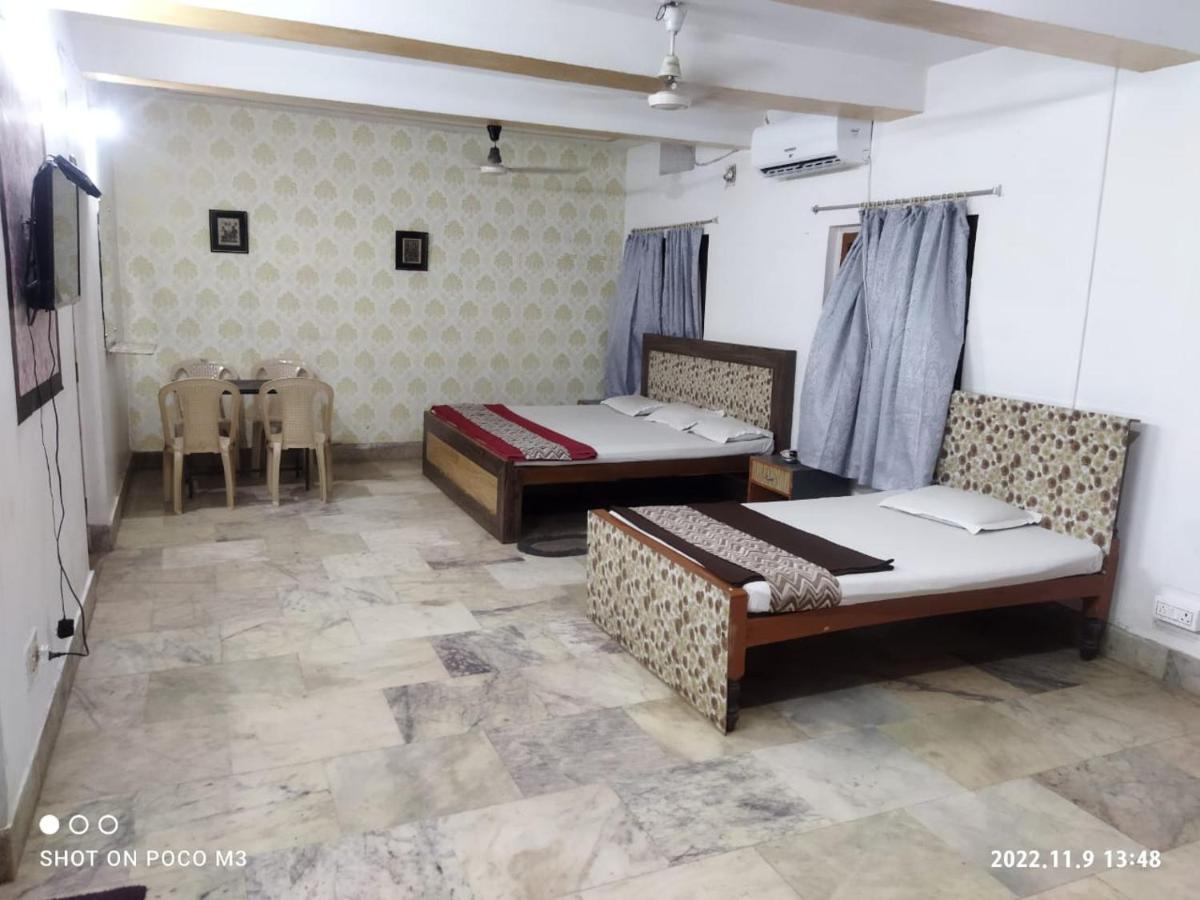Hotel Well Inn Пури Екстериор снимка