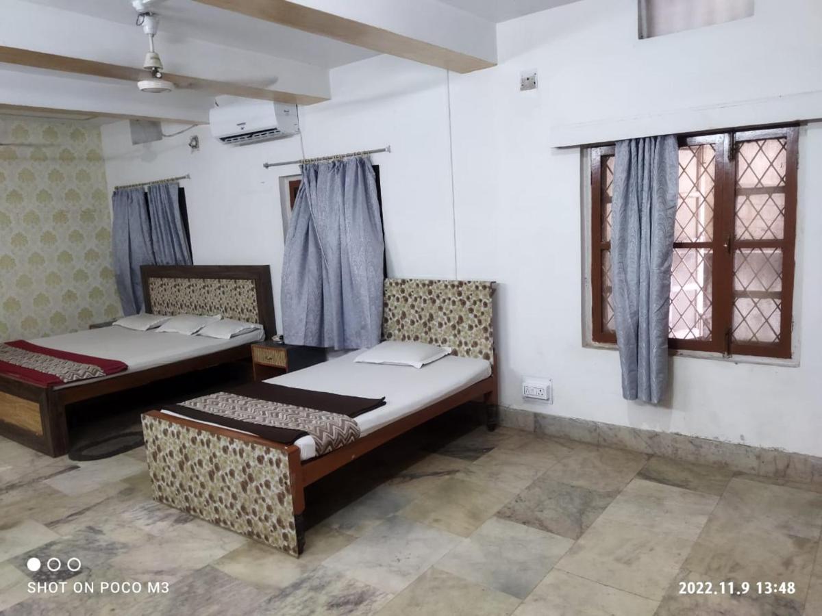 Hotel Well Inn Пури Екстериор снимка