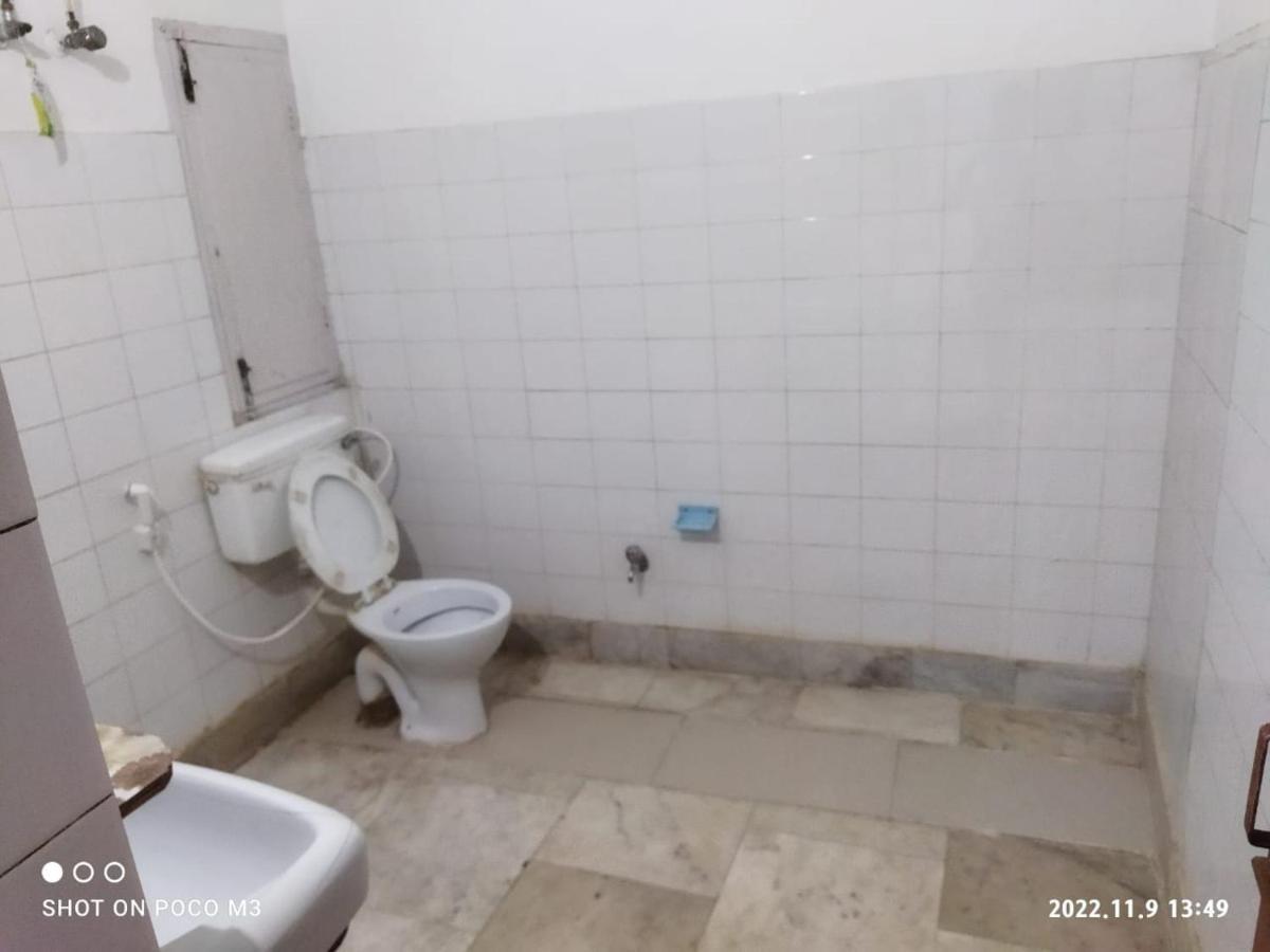 Hotel Well Inn Пури Екстериор снимка