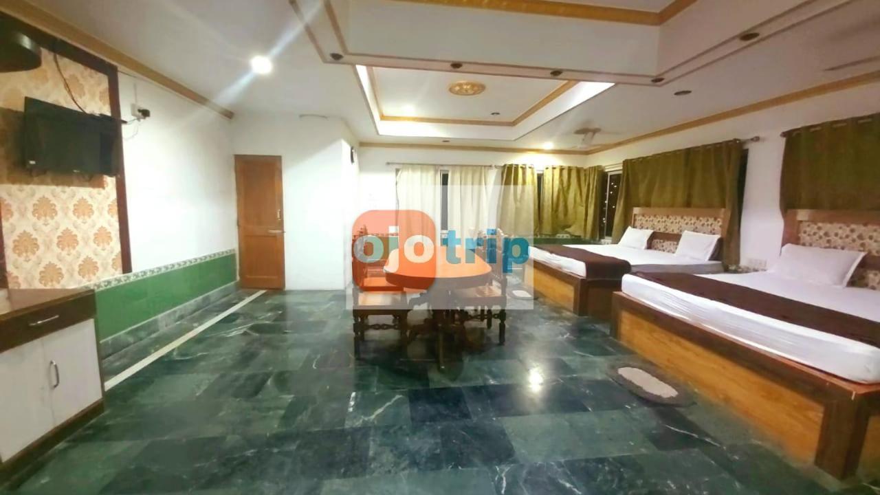 Hotel Well Inn Пури Екстериор снимка