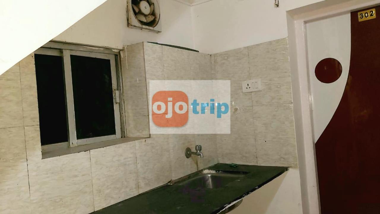 Hotel Well Inn Пури Екстериор снимка