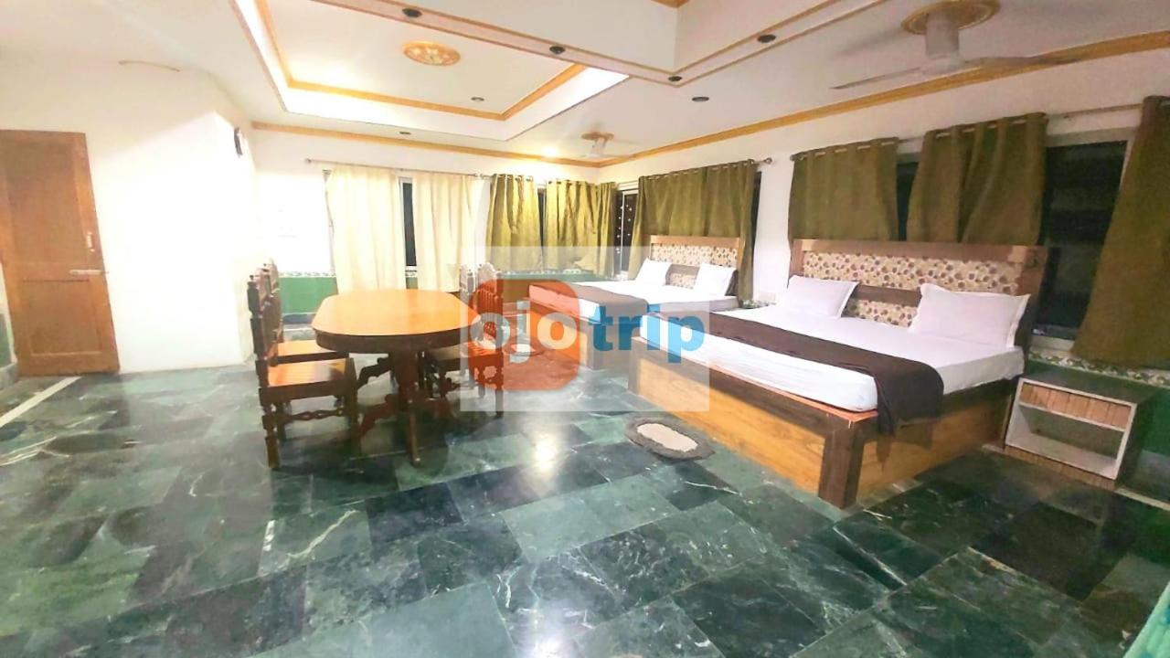 Hotel Well Inn Пури Екстериор снимка